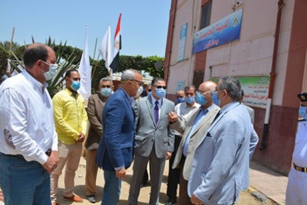 The governor and the university president inspect the university hostels for hosting the returning Egyptians from abroad